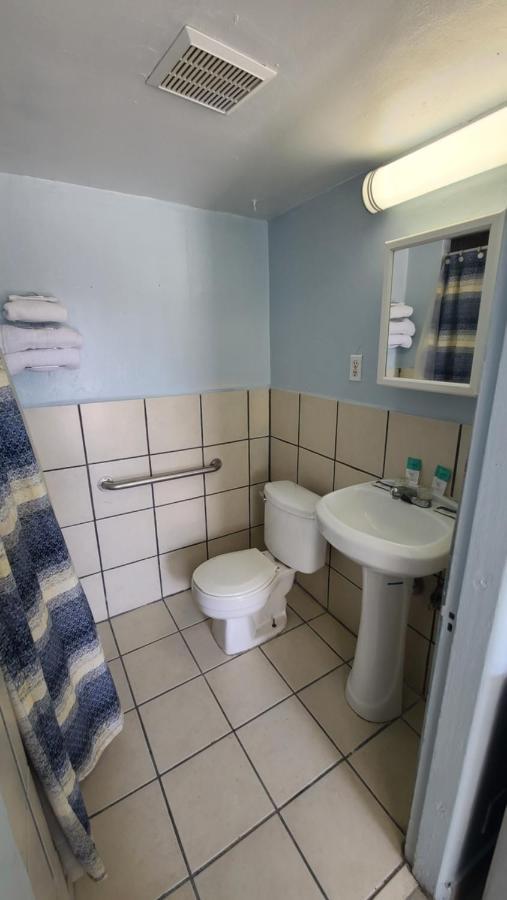 Green Spot Motel Викторвилл Экстерьер фото