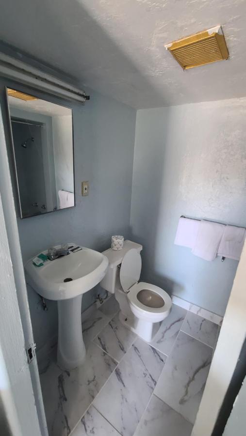 Green Spot Motel Викторвилл Экстерьер фото