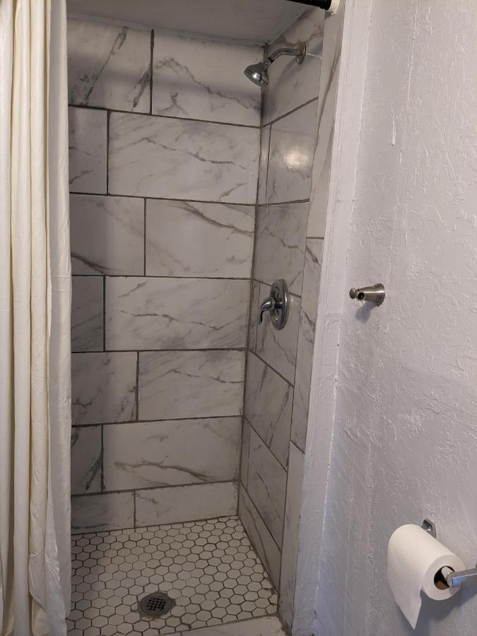 Green Spot Motel Викторвилл Экстерьер фото